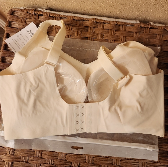 NWT Comfortable Cream Bra - Picture 2 of 5